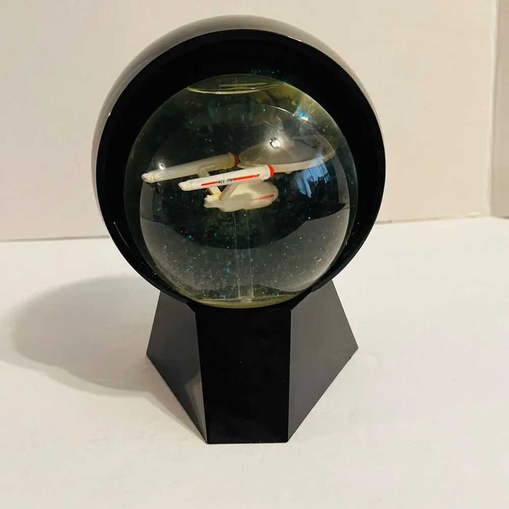 1992 Star Trek Lighted Star Globe U.S.S. Enterprise NCC 1701 Original Box